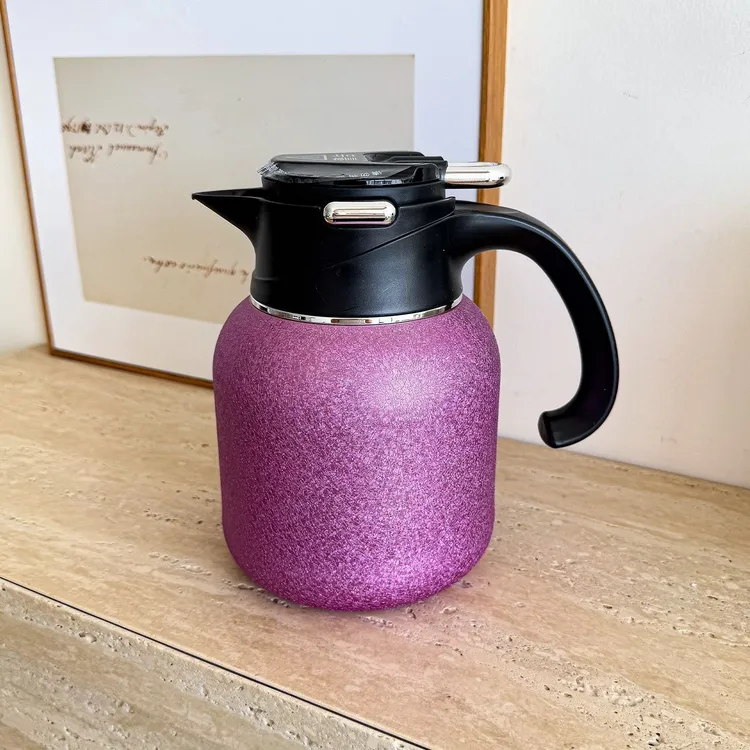 覆钛保温杯1.8升