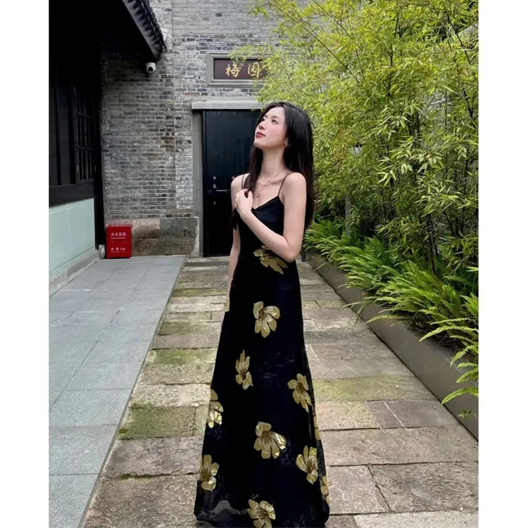 大码法式复古印花吊带连衣裙女夏胖mm小众修身显瘦收腰气质长裙