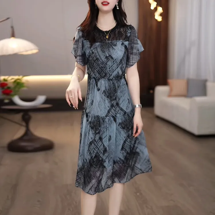 夏季新款气质活力减龄时尚洋气复古宽松女连衣裙2025高端大气裙子