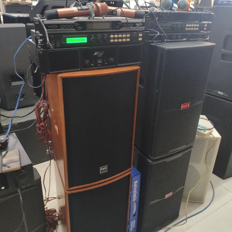 8新不包邮12寸专业音响一对功放一台效果器无线话筒一对