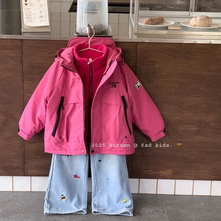 V5331-加棉冲锋衣两件套女童+V5305-浅蓝色加绒牛仔裤