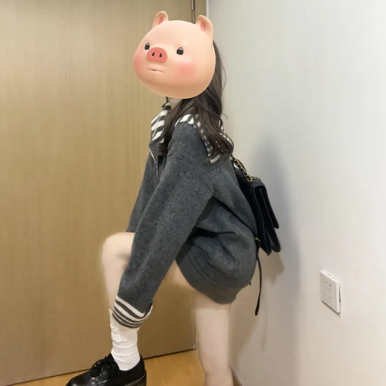 灰色条纹拼接连帽针织开衫上衣女秋冬季2026新款宽松慵懒毛衣外套