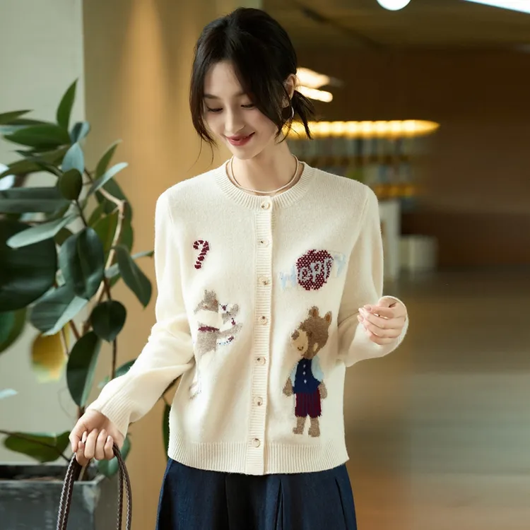 复古刺绣小熊羊毛针织开衫女毛衣外套卡通可爱风2025新款保暖打底