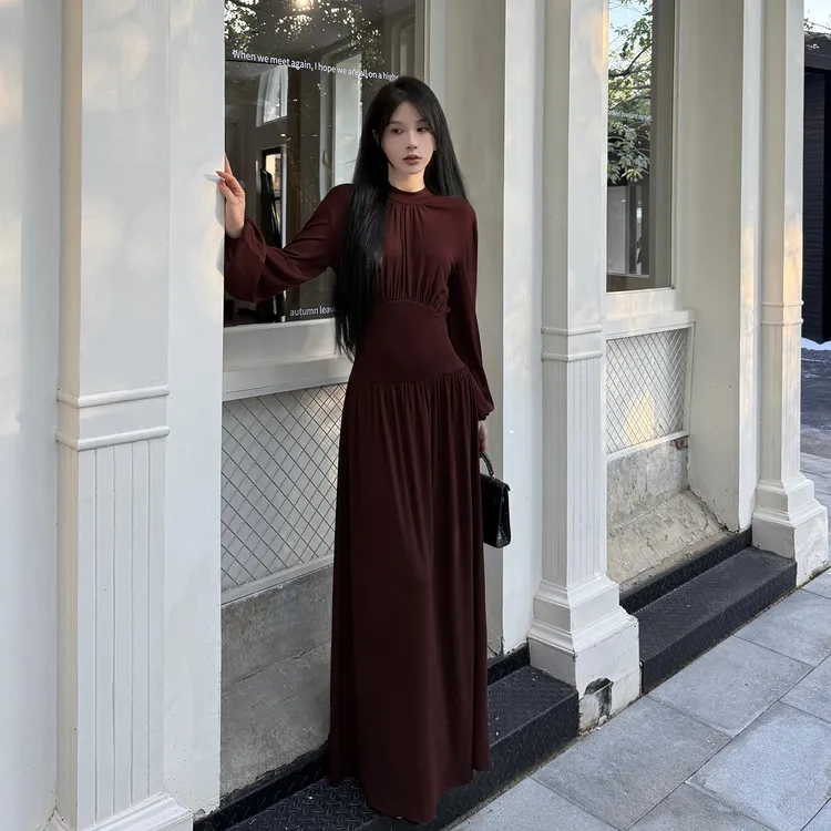 法式韩式ins赫本秋冬款御姐收腰高领漂亮出片品质修身大A摆连衣裙