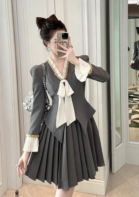 学院风百褶裙秋新款轻熟气质V领蝴蝶结减龄收腰显瘦小个子连衣裙