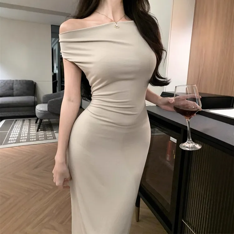 doumpp2024新款罗斯福晚宴 赵露思同款荡领连衣裙女夏露肩修身包