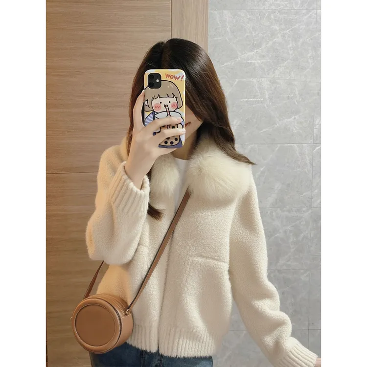 独特漂亮的米白色慵懒风小个子短款加厚摇粒绒羊羔毛外套女款冬季