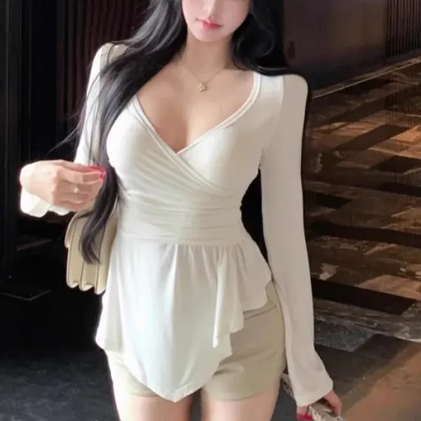 纯欲风V领交叉显胸长袖上衣女夏季设计感褶皱掐腰显瘦荷叶边T恤女