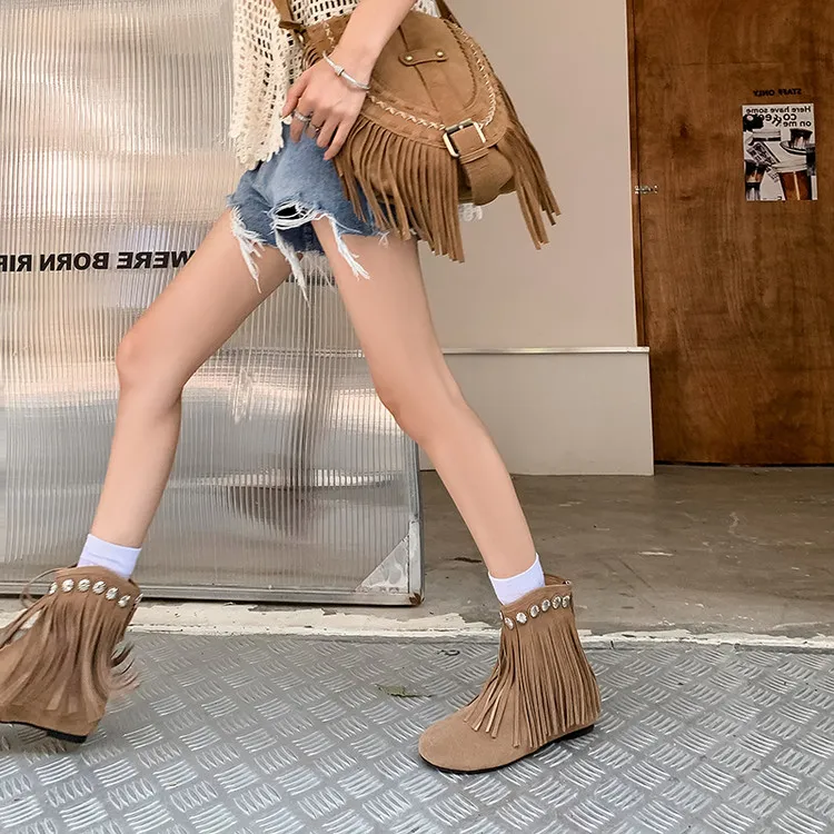 2025秋冬新款真皮小众时尚流苏铆钉短靴内增高圆头显高显瘦中筒靴