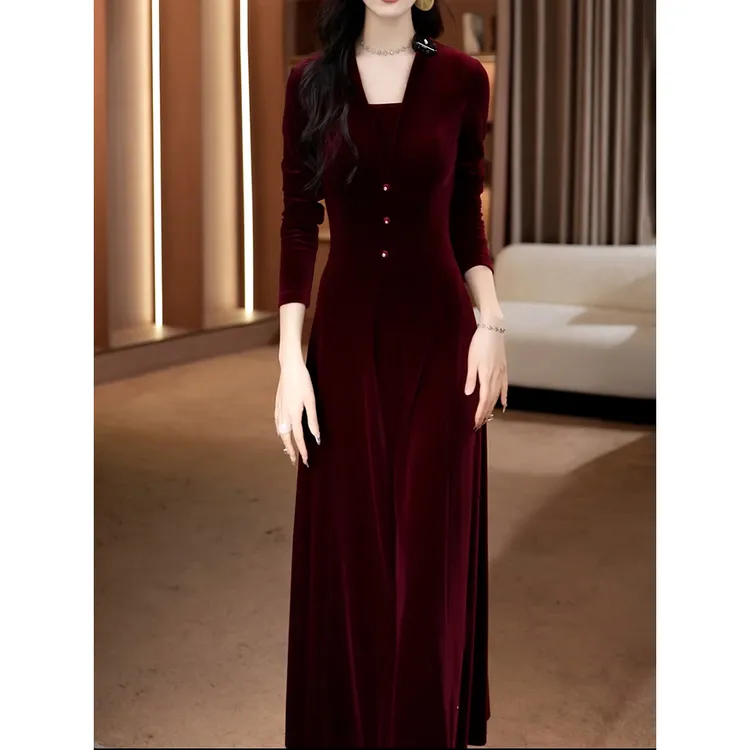 高档轻奢气质V领丝绒连衣裙女2026春季新款温柔减龄收腰显瘦A字裙