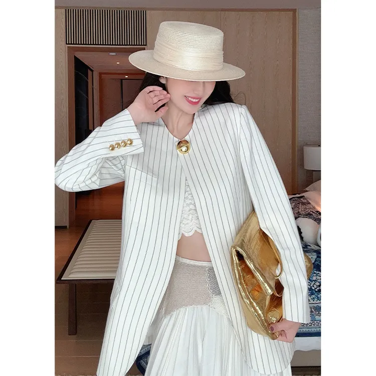 TRACYCHU极简风牛奶条纹一粒金扣休闲百搭款温婉大方时尚西装外套