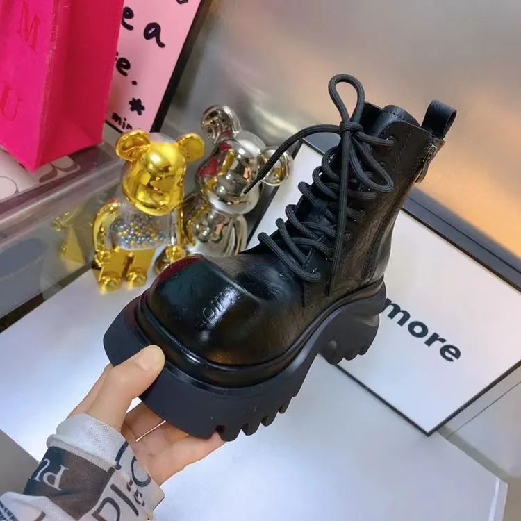 爱棠2025秋季印花新款厚底女士马丁靴058-8
