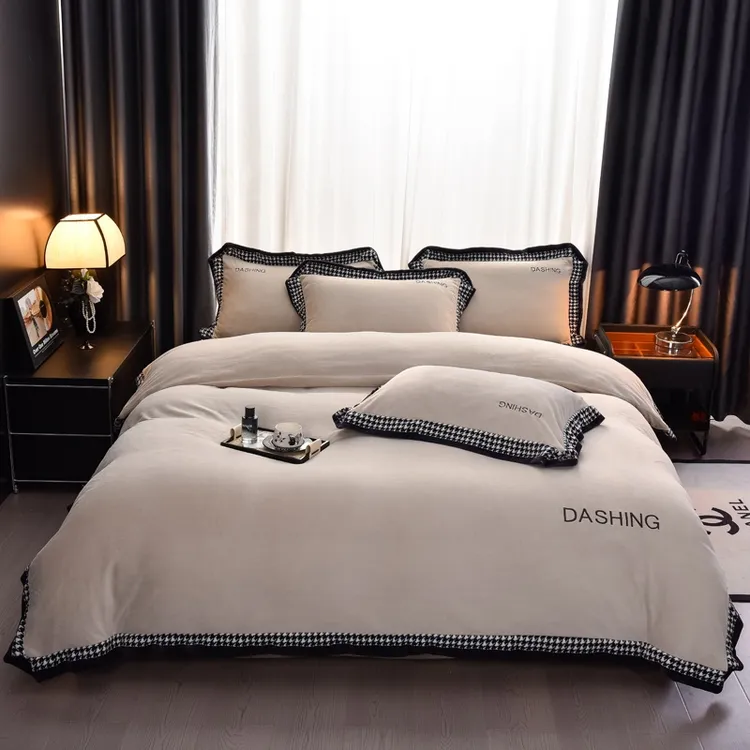 新款牛绣花刺绣宽边四件套轻奢简约双面绒加厚纯色磨毛水晶绒绒被