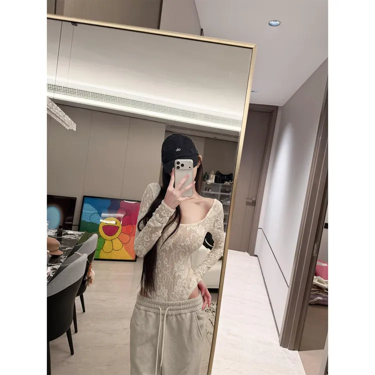 蕾丝磨毛打底衫女秋冬内搭连体衣纯欲风长袖上衣直筒宽松阔腿裤女