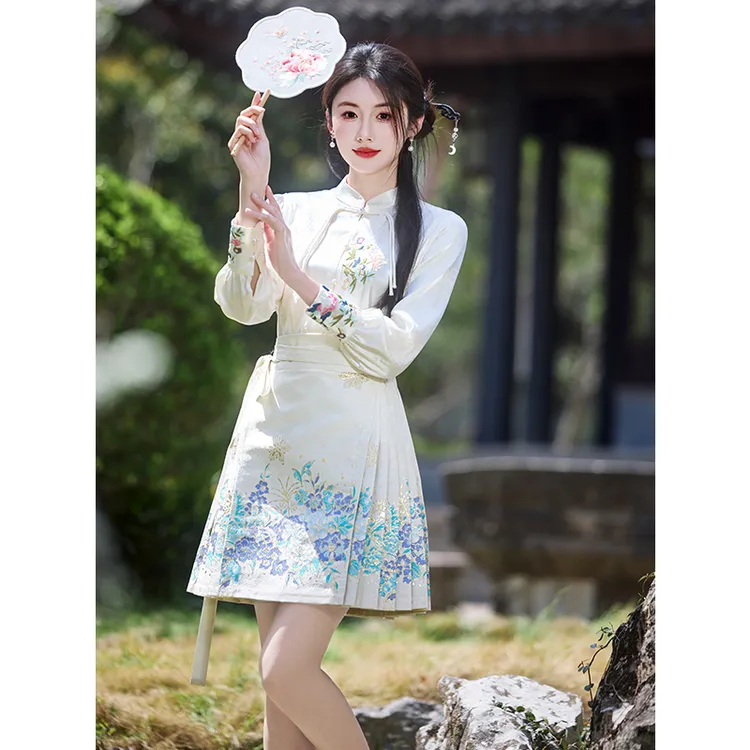 新中式马面裙2025新款夏季国风小个子搭配的上衣短款成人汉服套装
