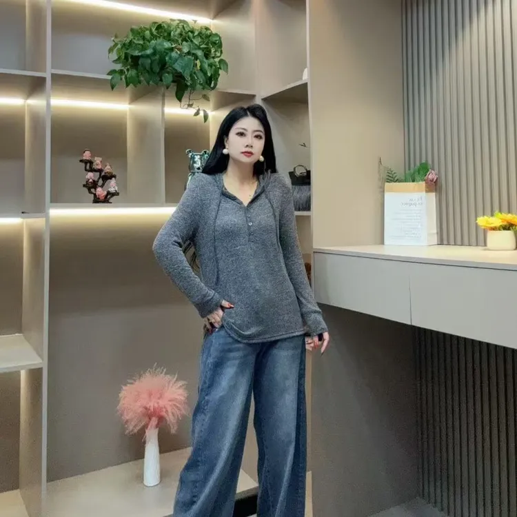 秋季小衫-千 25809 时尚潮流休闲纽扣连帽设计胖MM大码女装新款