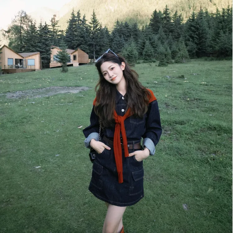 2025秋季新款韩系超好看小个子时尚气质设计感蓝色衬衫短裙两件套