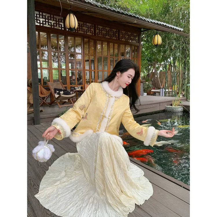 凌茜恣禾【山茶】国风新中式雪尼尔肌理感半身裙女秋冬压褶大摆长裙