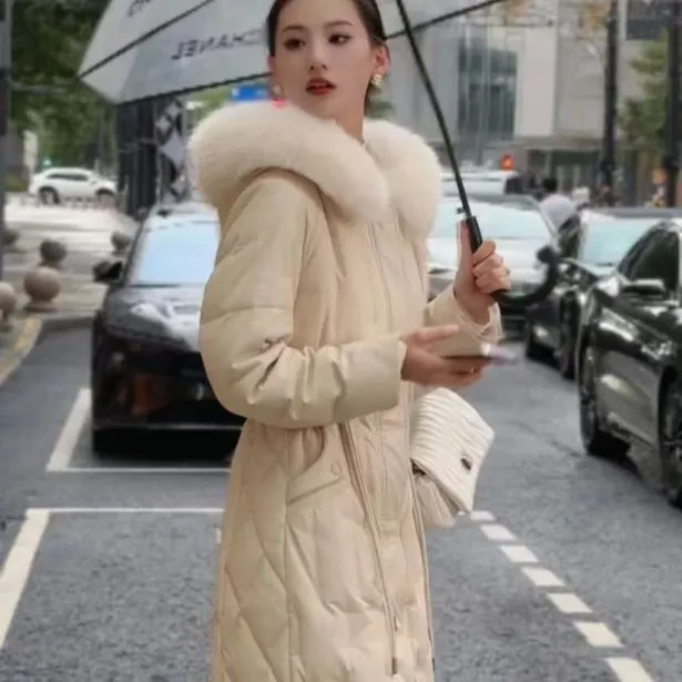 海宁新款皮衣女2025冬季保暖时尚休闲连帽毛领长款外套加厚羽绒服