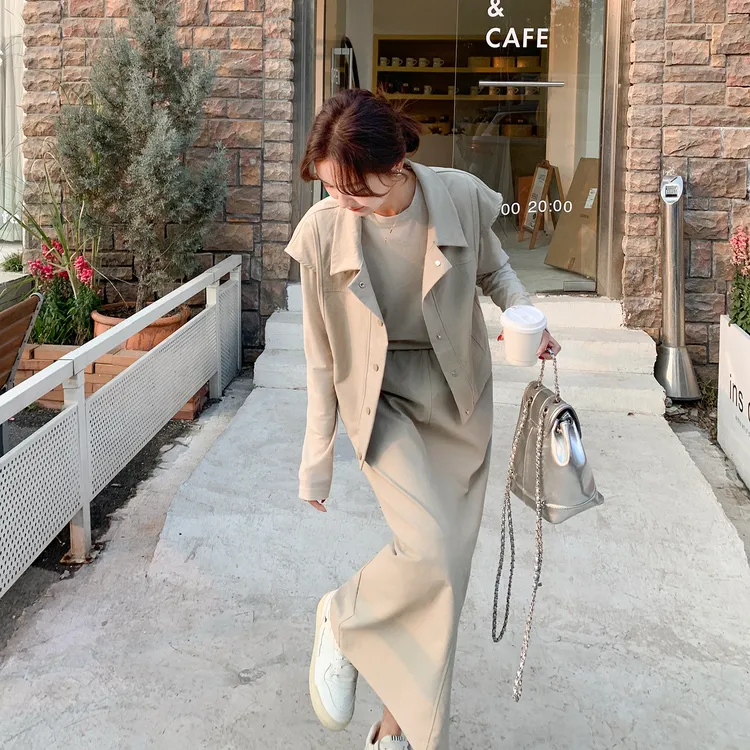 早秋小众设计工装休闲风套装女2025新款通勤上衣马甲半身裙三件套