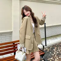 卡其色名媛气质套装裙女秋天2025新款法式小香风外套百褶裙两件套