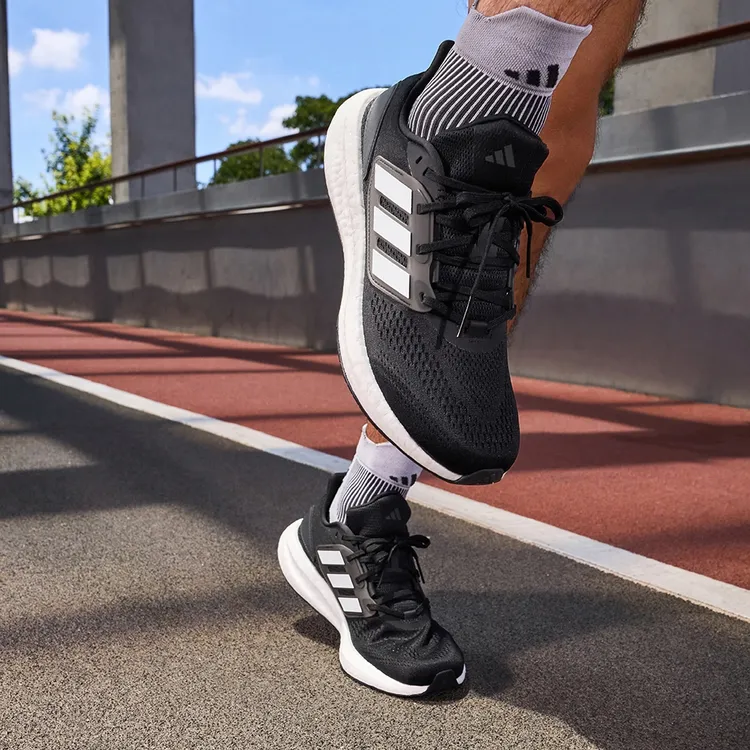 阿迪达斯 流光风PUREBOOST 22随心畅跑舒适网面跑鞋男 GY4705