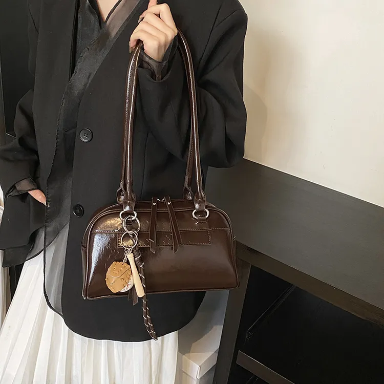 高级感小包包女2025新款秋冬百搭单肩腋下包上班通勤手提枕头包