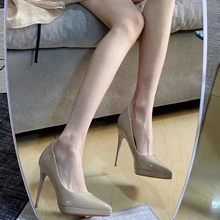 软皮裸色高跟鞋女2025年新款漆皮尖头性感细跟单鞋黑色职业工作鞋