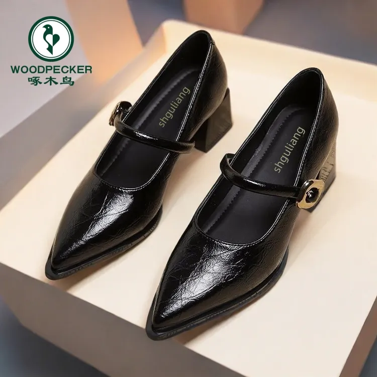 啄木鸟法式尖头玛丽珍鞋春秋2025新款粗跟单鞋黑色小皮鞋大码女鞋