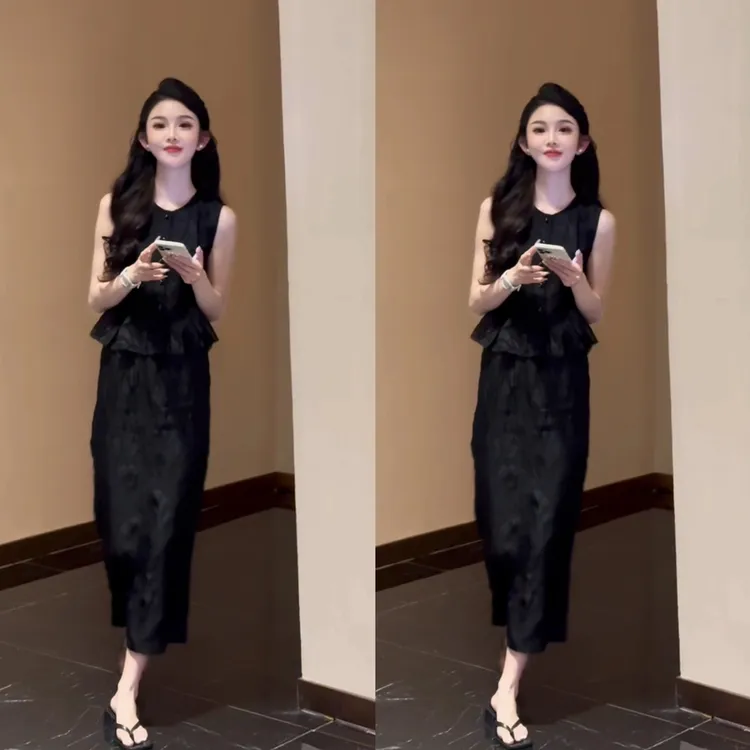 现货（鎏光半夏）夏季轻奢暗纹提花设计感气质百搭减龄显瘦套装