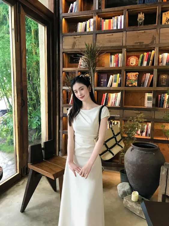 EIA一尧【清雅艺术生】气质知性简约斜肩连衣裙姐系显瘦慵懒长短夏