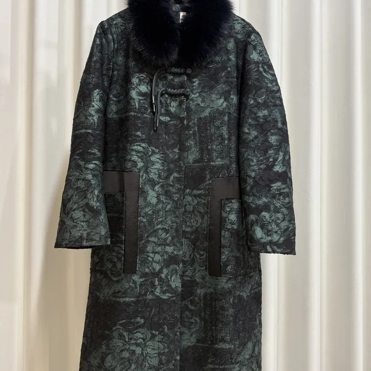 新款秋冬加棉妈妈款长款提花外套