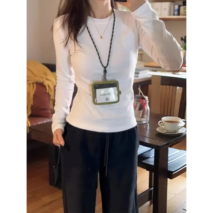 白色内搭打底衫长袖上衣女外穿春秋薄款修身显瘦正肩圆领紧身t恤