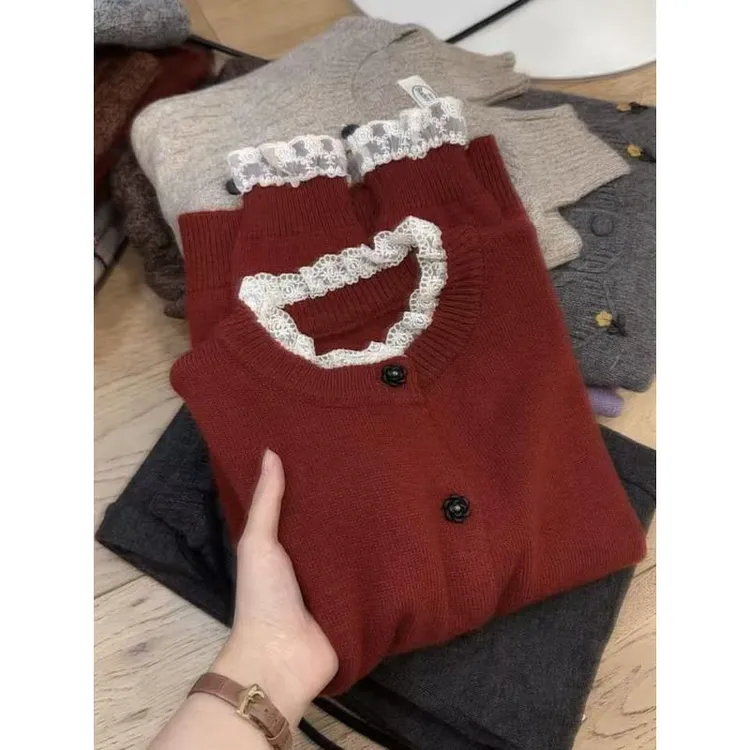 七言家！冬天第一抹红 朱红茶花扣蕾丝领开衫@