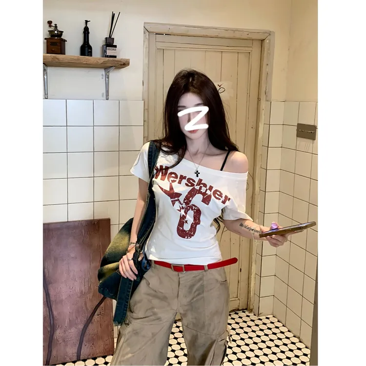 纯棉美式辣妹斜肩露肩短袖t恤女夏季修身印花百搭设计感新款上衣
