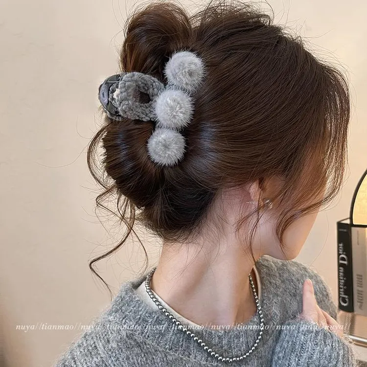 适合冬天的抓夹女高级感2025新款毛绒发量少发夹后脑勺盘发鲨鱼夹