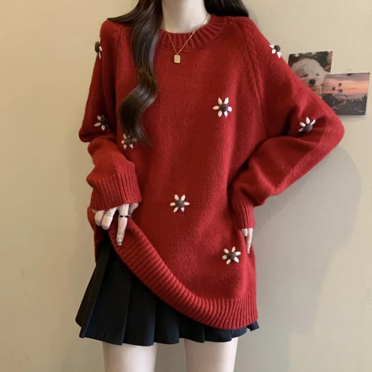 大码女装慵懒高级感红色花朵刺绣毛衣秋冬胖mm显瘦洋气针织衫上衣