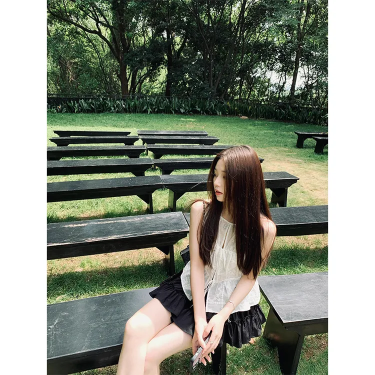 2025新款女士夏季时尚气质小众设计感蕾丝拼接无袖背心上衣半身裙