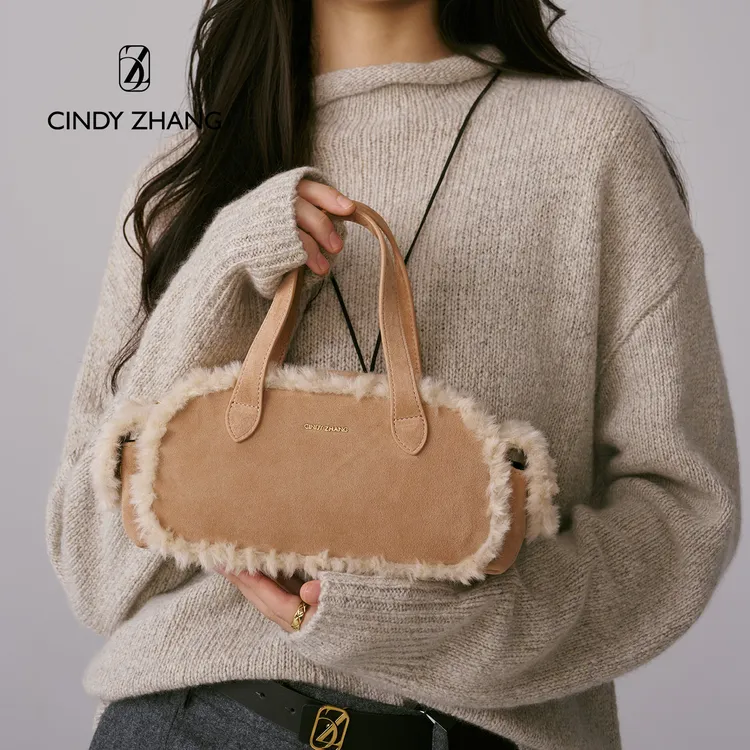 CINDY ZHANG2025秋季新款浅咖色手提单肩小号羊羔法棍包