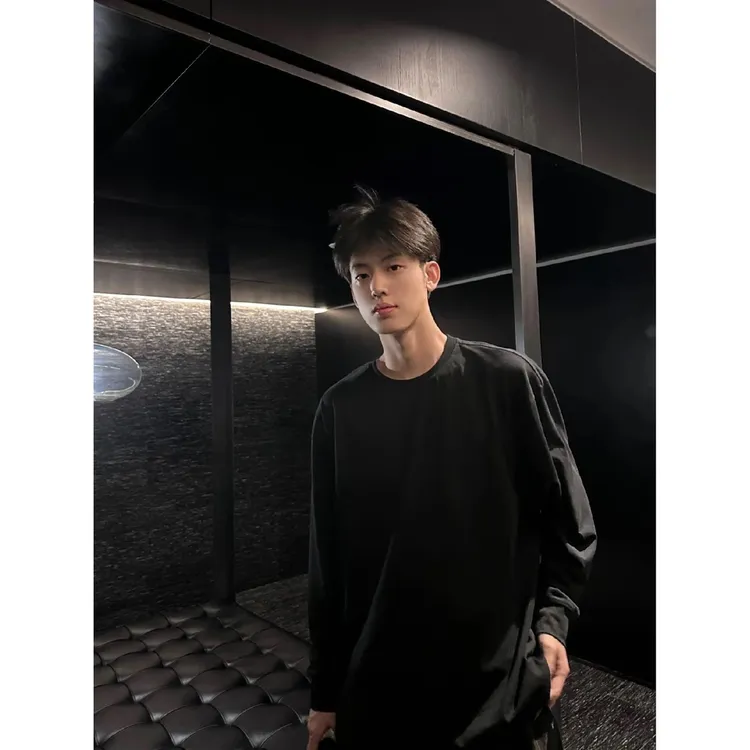 乌拓重磅纯棉美式小领口长袖t恤男春秋季oversize黑色内搭打底衫