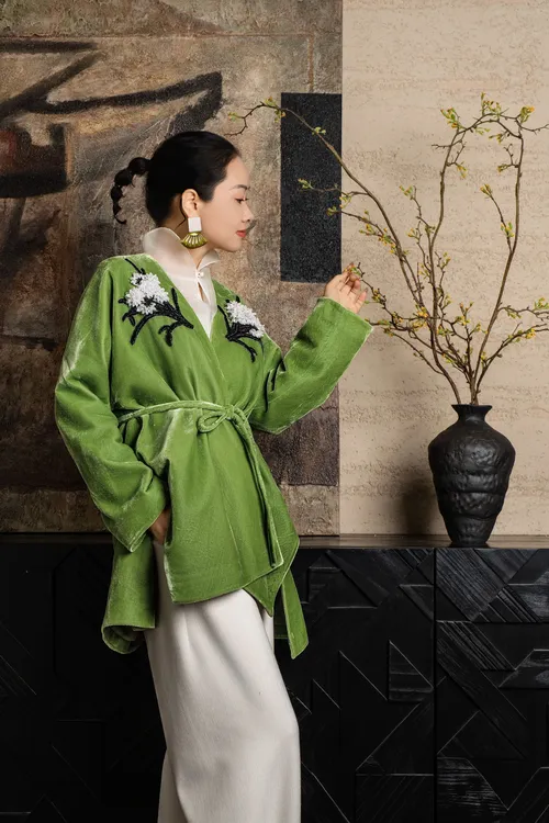 爱妃原创【青芜】新中式设计感重工刺绣绣花秋冬丝绒外套87203