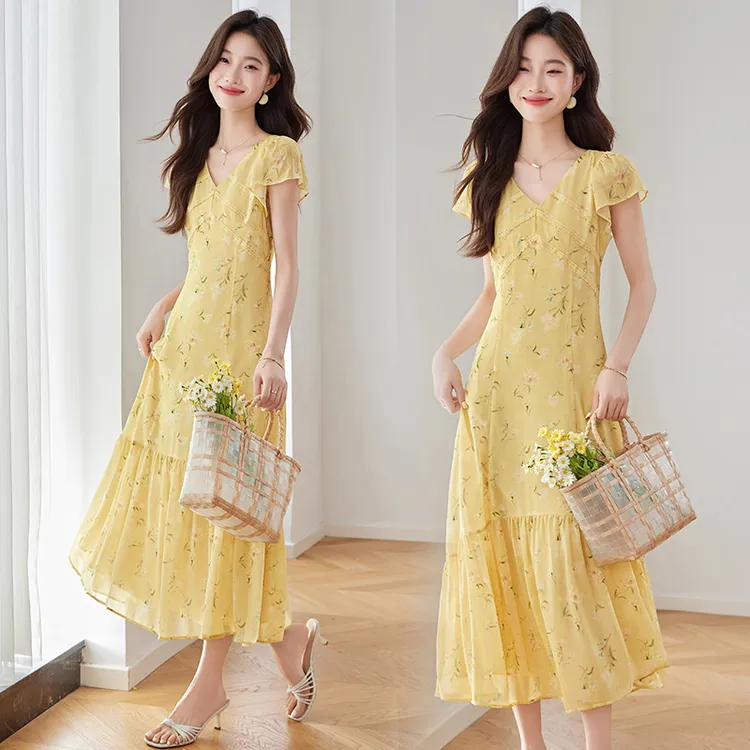 法式茶歇碎花V领连衣裙女2025夏季新款甜美气质名媛风中长款裙子