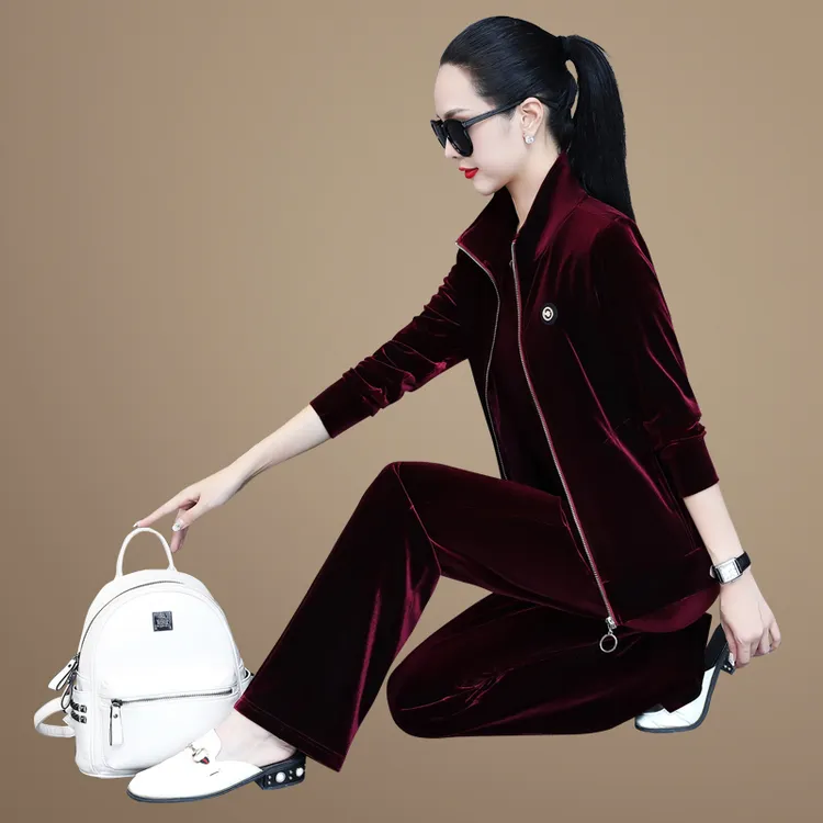 金丝绒运动服套装女秋季时尚宽松洋气中老年妈妈休闲广场舞三件套