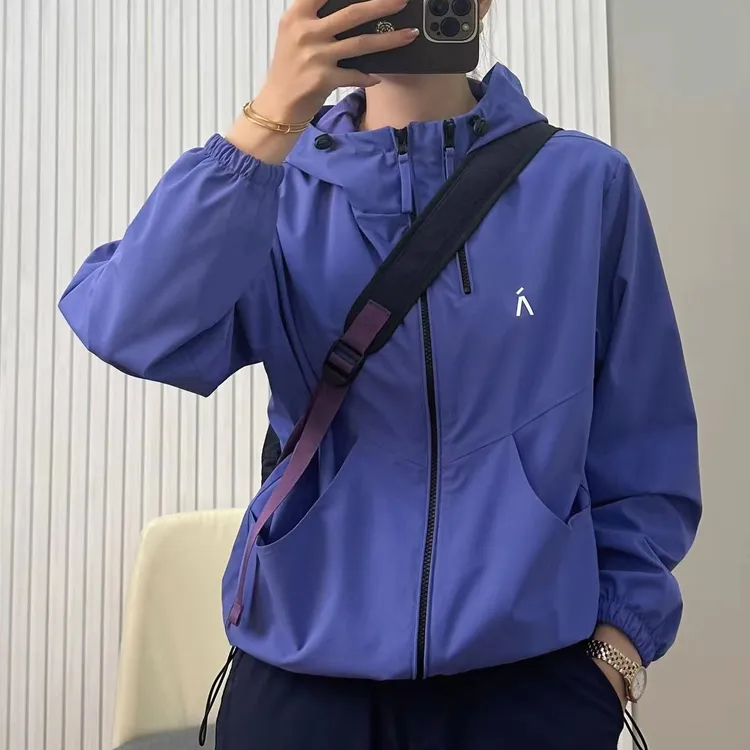 澜石LESACHA！春季防水小众设计感双拉链短款连帽百搭外套 24236
