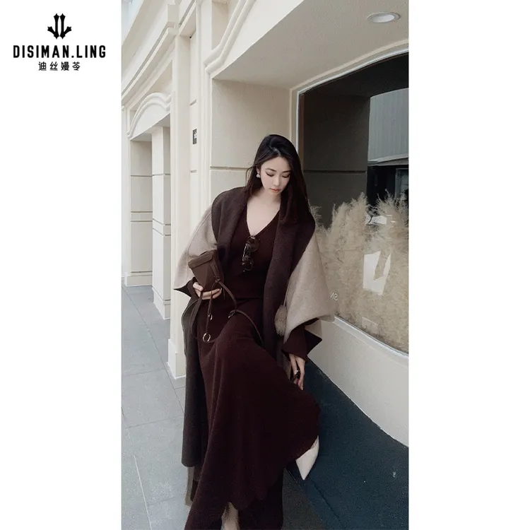 【迪丝嫚苓】羊毛披风外套 气质轻奢时尚修身舒适小众大气保暖外套