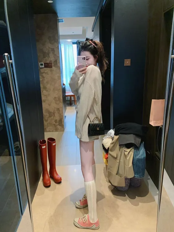 早秋2025新款慵懒风休闲针织长袖开衫女吊带背心阔腿短裤三件套