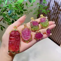 不得了了！看看这一手 色标碧玺雕刻件吊坠 一样只有一个拼手速啦