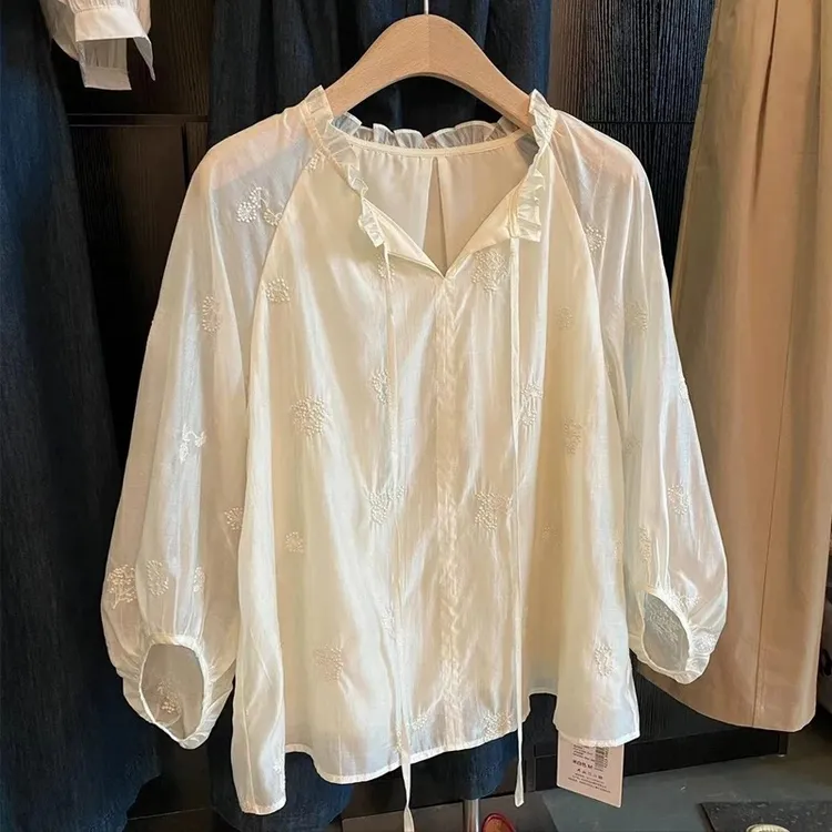 咆哮推荐~颜值拉满云芙半卷法式气质刺绣木耳边灯笼袖显瘦衬衫女