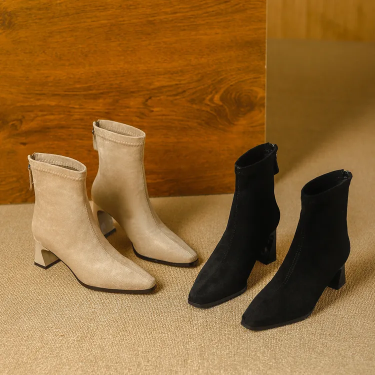 弹力瘦瘦靴2025秋冬季新款高跟粗跟英伦风袜靴法式时装方头短靴女