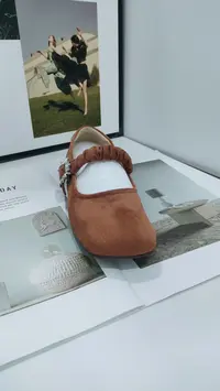 皮鞋单鞋百搭软底复古玛丽珍浅口女鞋2507